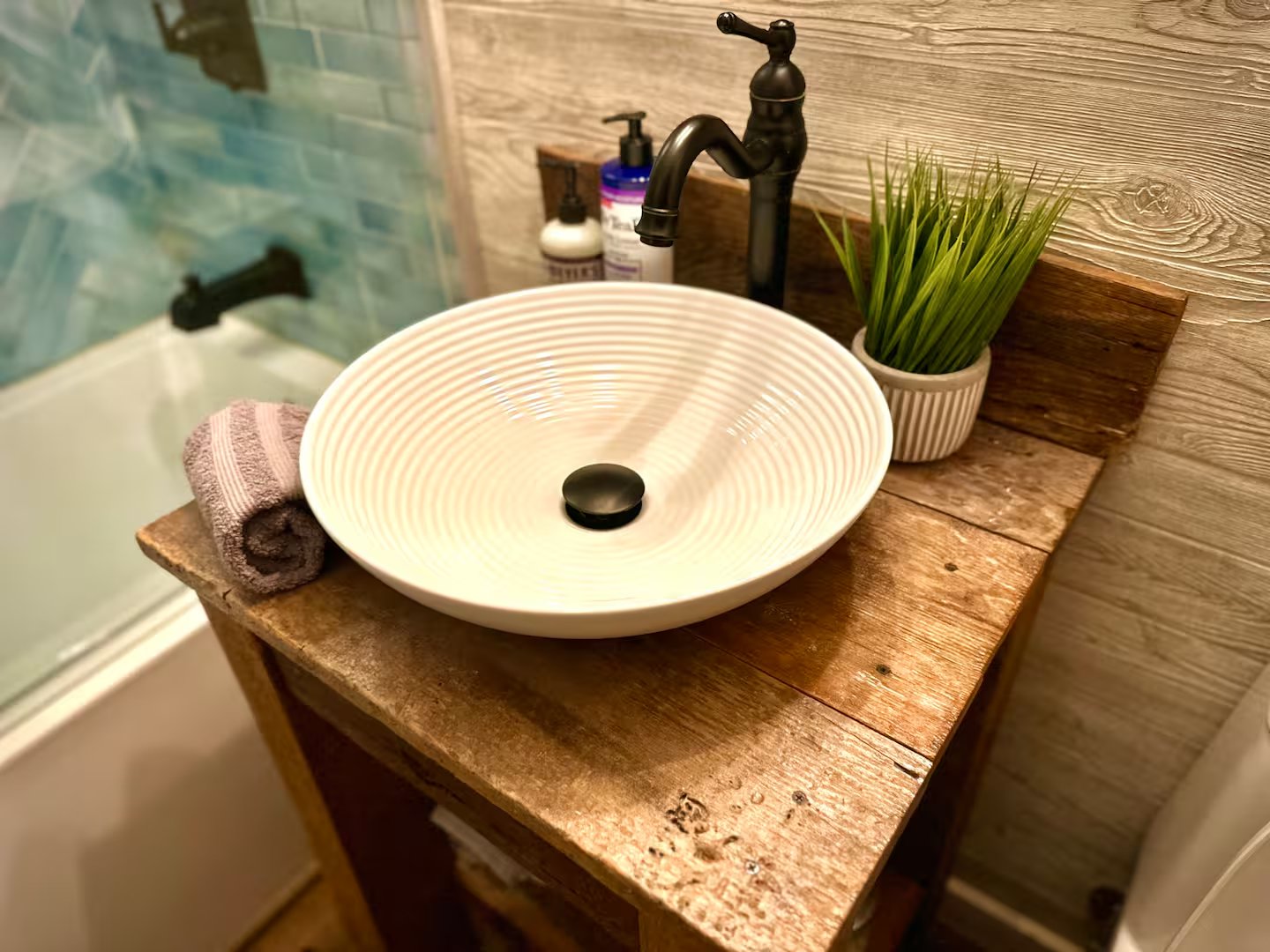 Bowl vessel sink detail